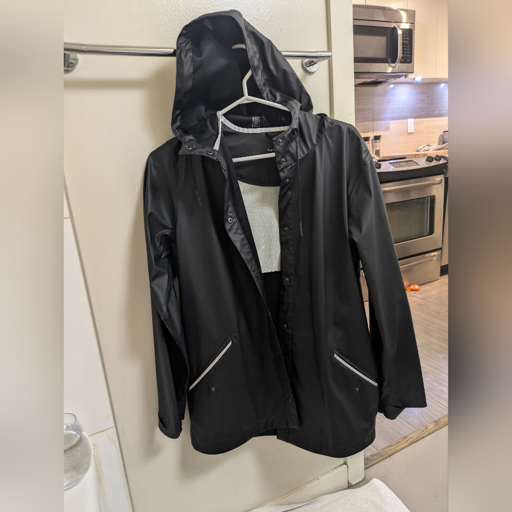 The group babaton front button rain coat , worn once, perfect condition size sma